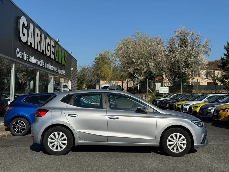 Photo de la voiture SEAT IBIZA 1.0 MPI 80 ch S/S BVM5 STYLE PLUS