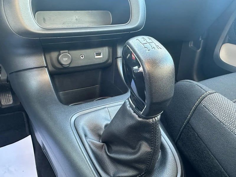 Photo de la voiture CITROEN C3 BUSINESS BlueHDi 75 S&S 83g Feel Business