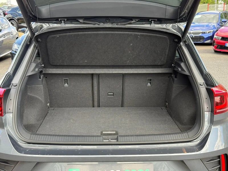 Photo de la voiture VOLKSWAGEN T-ROC 1.5 TSI EVO2 150 Start/Stop DSG7 R-Line