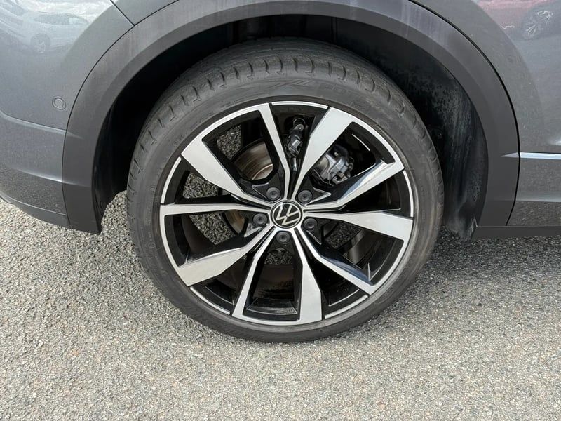 Photo de la voiture VOLKSWAGEN T-ROC 1.5 TSI EVO2 150 Start/Stop DSG7 R-Line