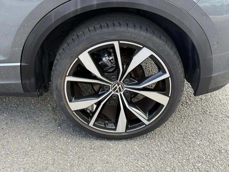 Photo de la voiture VOLKSWAGEN T-ROC 1.5 TSI EVO2 150 Start/Stop DSG7 R-Line