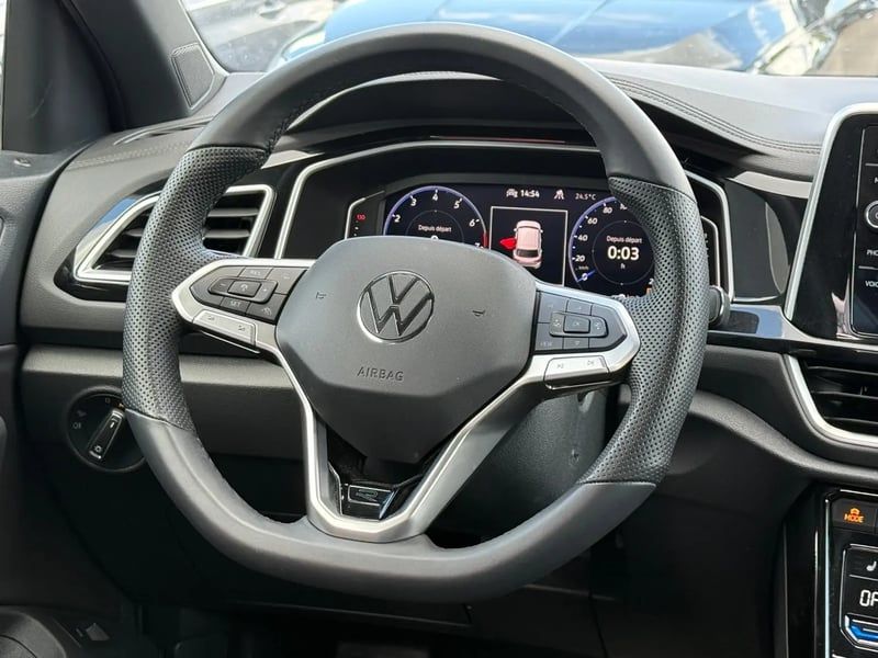 Photo de la voiture VOLKSWAGEN T-ROC 1.5 TSI EVO2 150 Start/Stop DSG7 R-Line