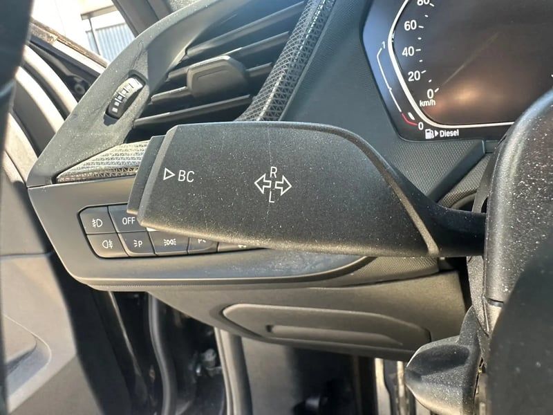 Photo de la voiture BMW SERIE 1 F40 116d 116 ch M Sport