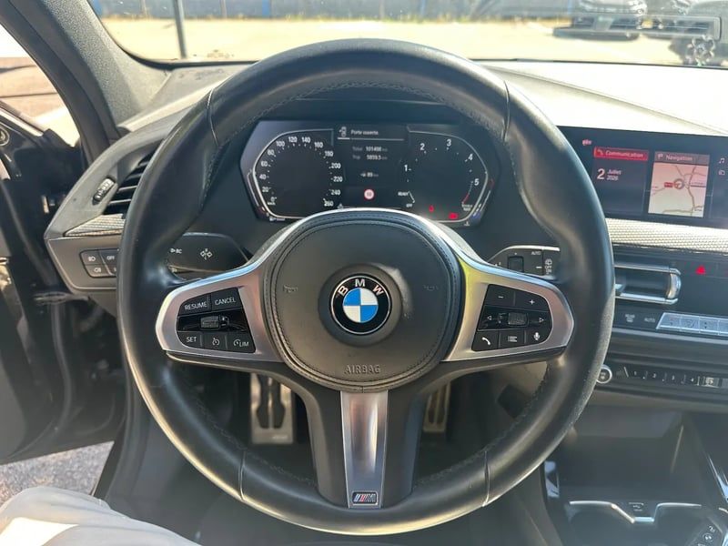 Photo de la voiture BMW SERIE 1 F40 116d 116 ch M Sport