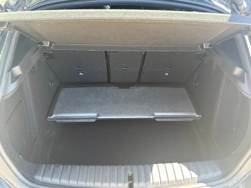 Photo de la voiture BMW SERIE 1 F40 116d 116 ch M Sport