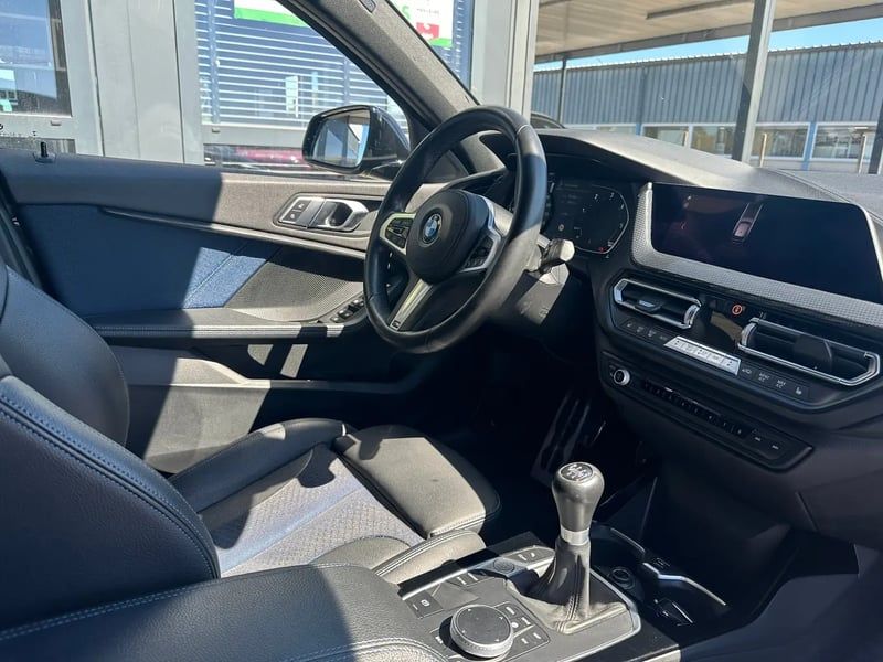 Photo de la voiture BMW SERIE 1 F40 116d 116 ch M Sport