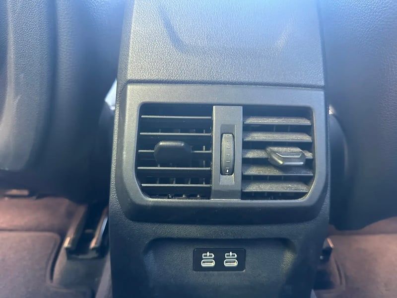 Photo de la voiture BMW SERIE 1 F40 116d 116 ch M Sport