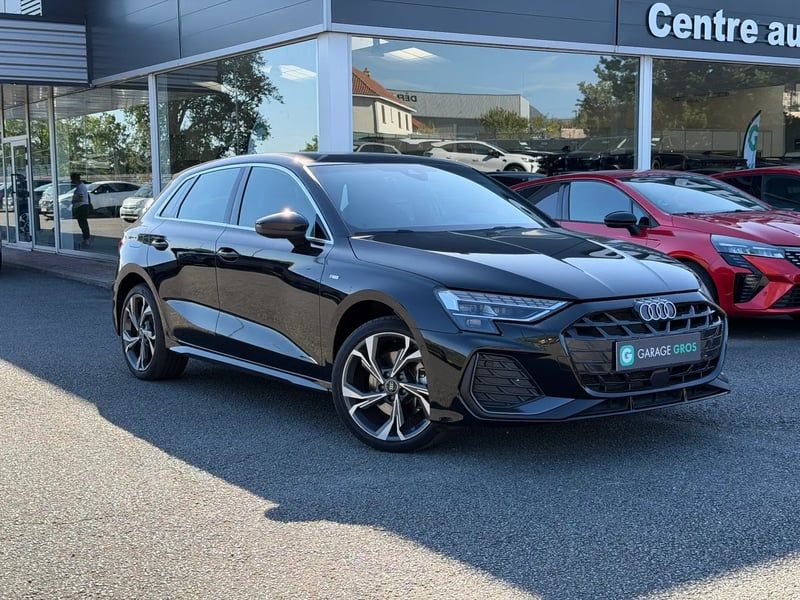 Photo de la voiture AUDI A3 SPORTBACK TFSI e Hybride rechargeable 204 S tronic 6 S line