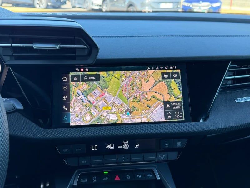 Photo de la voiture AUDI A3 SPORTBACK TFSI e Hybride rechargeable 204 S tronic 6 S line