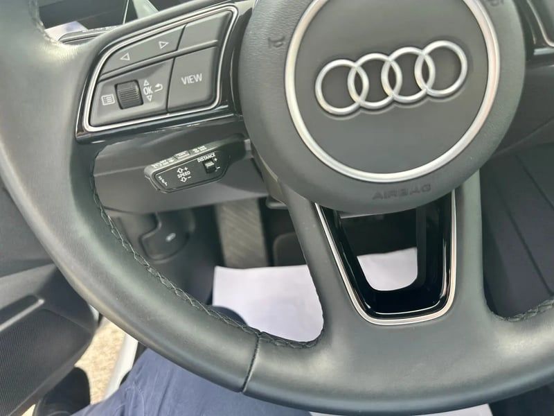 Photo de la voiture AUDI A3 SPORTBACK TFSI Mild Hybrid 116 S tronic 7 Design