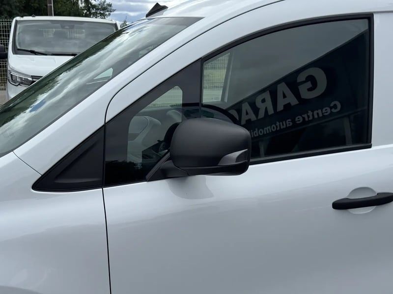 Photo de la voiture RENAULT KANGOO VAN L2 BLUE DCI 115 GRAND CONFORT - CAISSE ISOTHERME