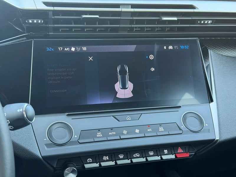 Photo de la voiture PEUGEOT 308 ELECTRIQUE 54 kWh 156ch Style
