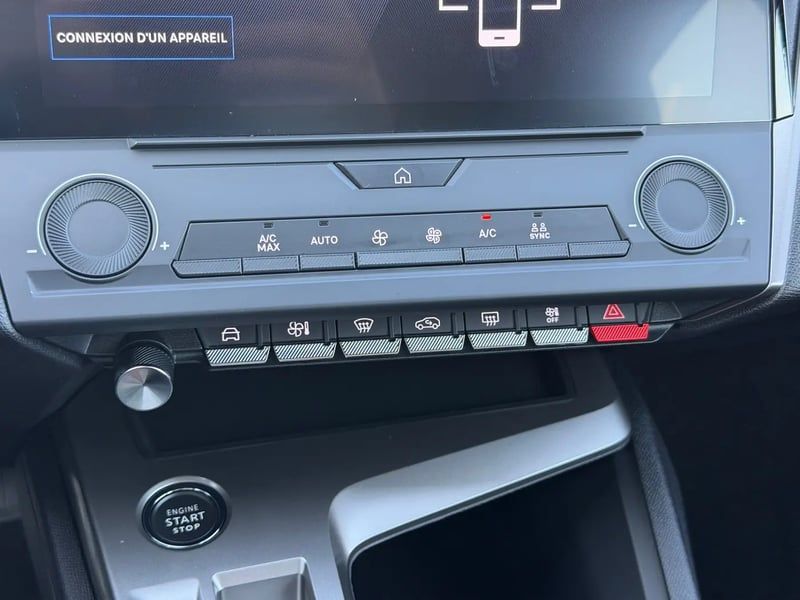 Photo de la voiture PEUGEOT 308 ELECTRIQUE 54 kWh 156ch Style