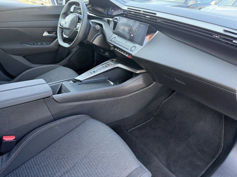 Photo de la voiture PEUGEOT 308 ELECTRIQUE 54 kWh 156ch Style