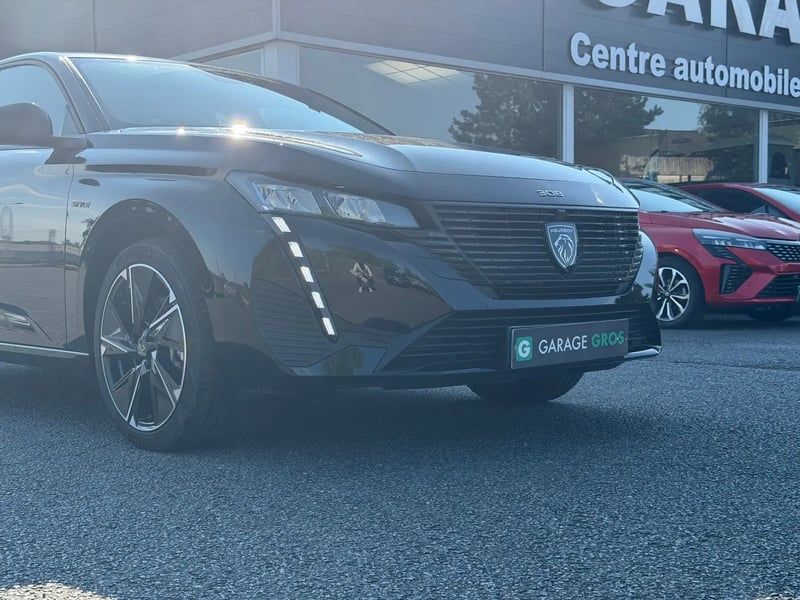 Photo de la voiture PEUGEOT 308 ELECTRIQUE 54 kWh 156ch Style