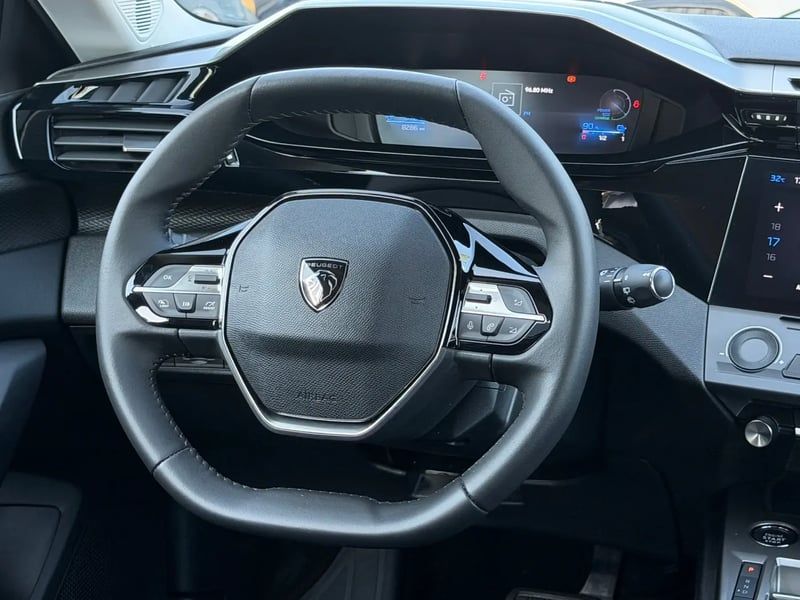 Photo de la voiture PEUGEOT 308 ELECTRIQUE 54 kWh 156ch Style