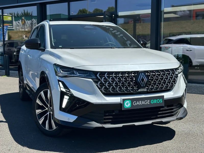 Photo de la voiture RENAULT AUSTRAL full hybrid E-Tech 200 ch Techno