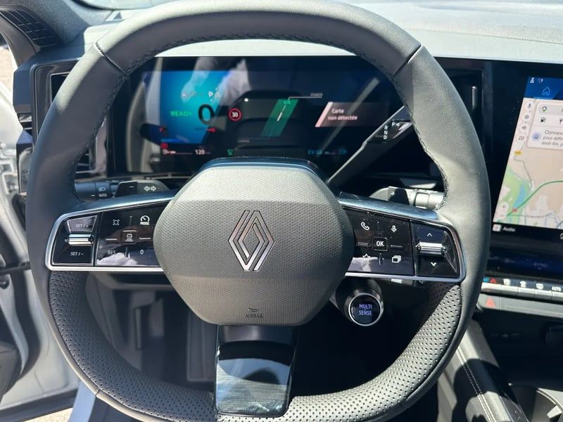 Photo de la voiture RENAULT AUSTRAL full hybrid E-Tech 200 ch Techno