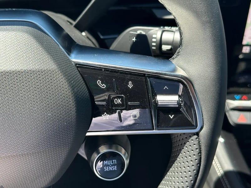 Photo de la voiture RENAULT AUSTRAL full hybrid E-Tech 200 ch Techno