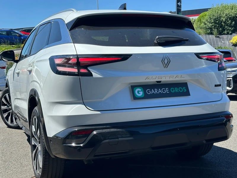 Photo de la voiture RENAULT AUSTRAL full hybrid E-Tech 200 ch Techno
