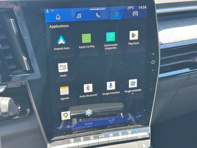 Photo de la voiture RENAULT AUSTRAL full hybrid E-Tech 200 ch Techno
