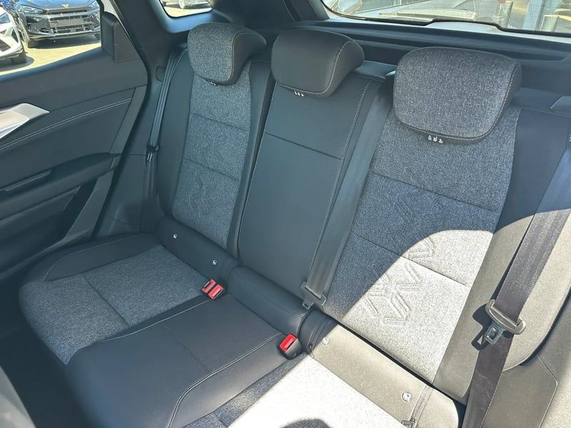 Photo de la voiture RENAULT AUSTRAL full hybrid E-Tech 200 ch Techno