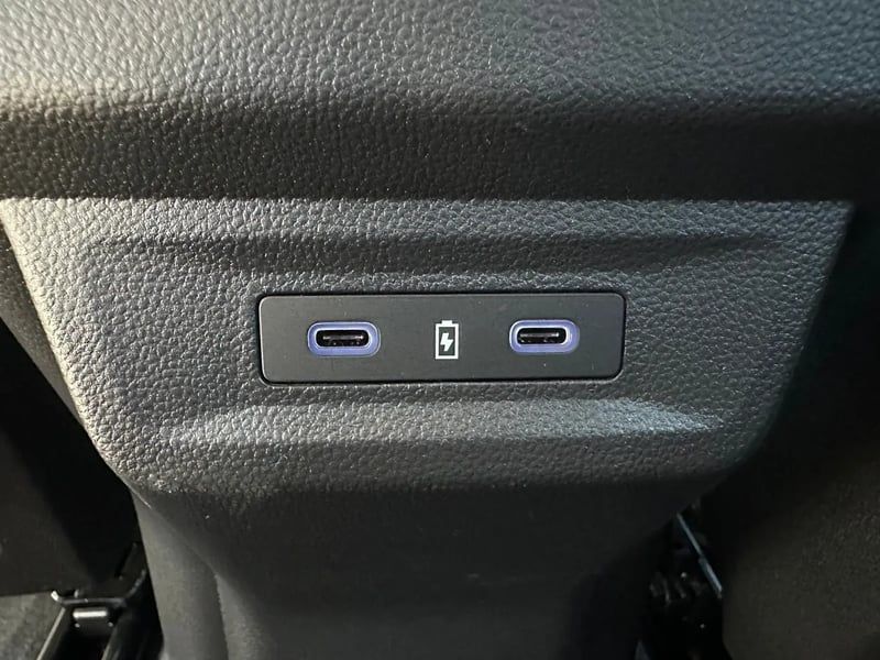 Photo de la voiture RENAULT AUSTRAL full hybrid E-Tech 200 ch Techno