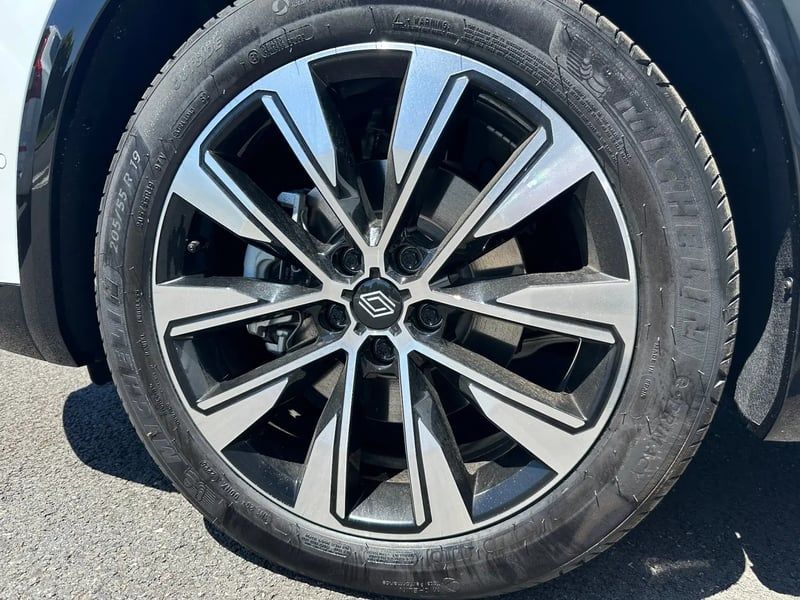 Photo de la voiture RENAULT AUSTRAL full hybrid E-Tech 200 ch Techno