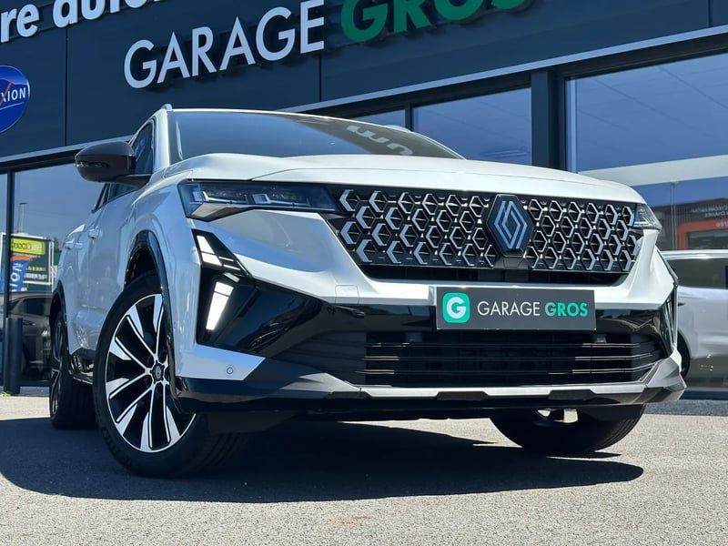 Photo de la voiture RENAULT AUSTRAL full hybrid E-Tech 200 ch Techno