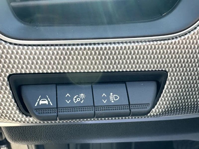 Photo de la voiture RENAULT ARKANA E-Tech 145 - 23 Techno