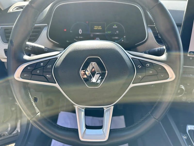 Photo de la voiture RENAULT ARKANA E-Tech 145 - 23 Techno