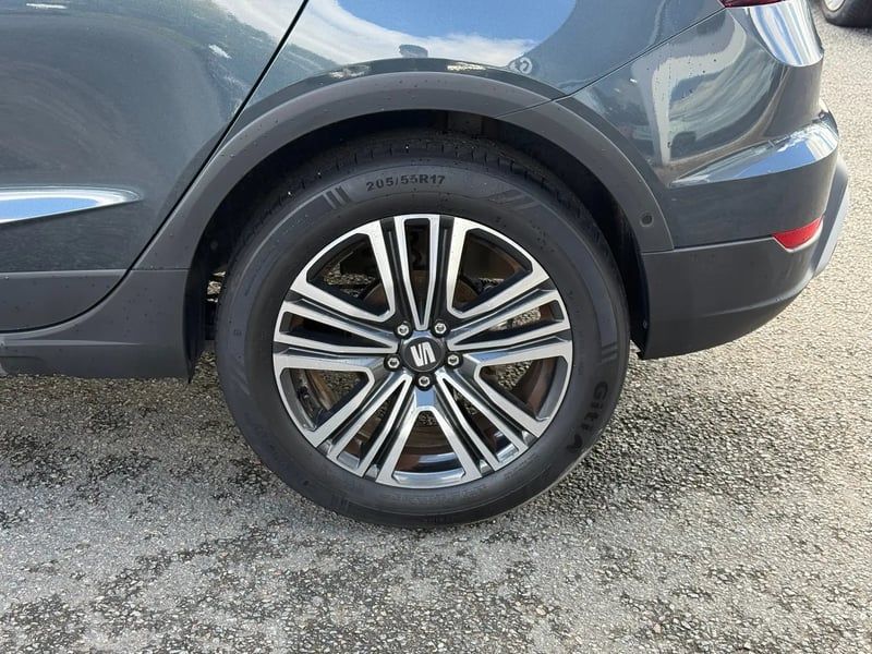Photo de la voiture SEAT ARONA 1.0 TSI 110 ch Start/Stop BVM6 Xperience