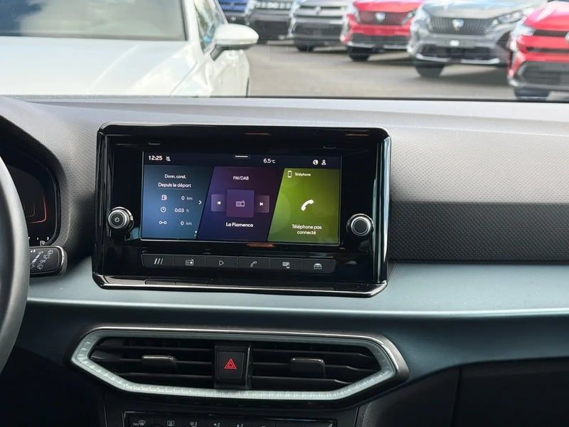 Photo de la voiture SEAT ARONA 1.0 TSI 110 ch Start/Stop BVM6 Xperience