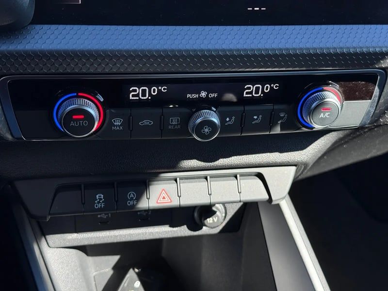 Photo de la voiture AUDI A1 SPORTBACK 30 TFSI 110 ch BVM6 Advanced