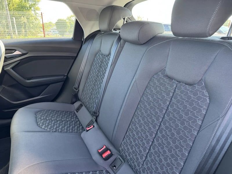 Photo de la voiture AUDI A1 SPORTBACK 30 TFSI 110 ch BVM6 Advanced