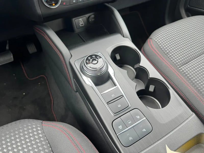 Photo de la voiture FORD KUGA 2.0 TDCi 120 S&S 4x2 Powershift ST-Line