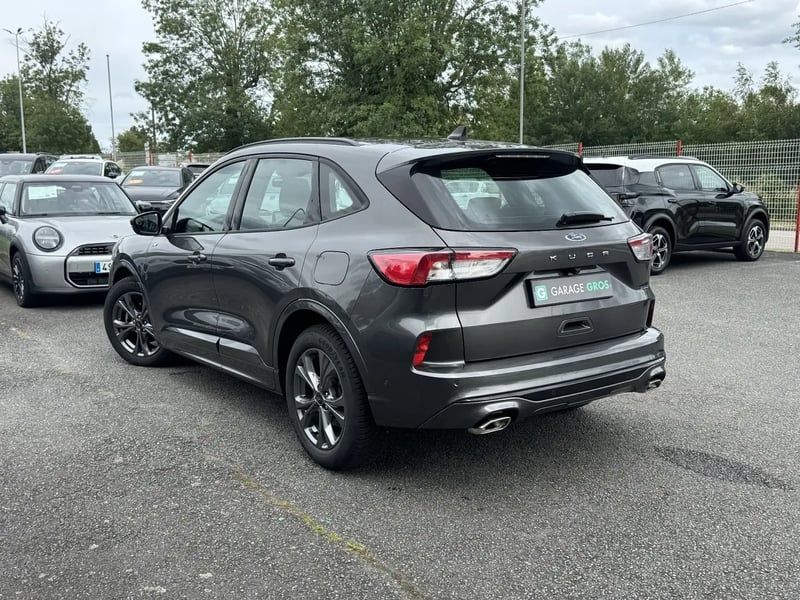 Photo de la voiture FORD KUGA 2.0 TDCi 120 S&S 4x2 Powershift ST-Line