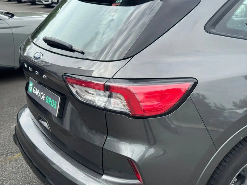 Photo de la voiture FORD KUGA 2.0 TDCi 120 S&S 4x2 Powershift ST-Line