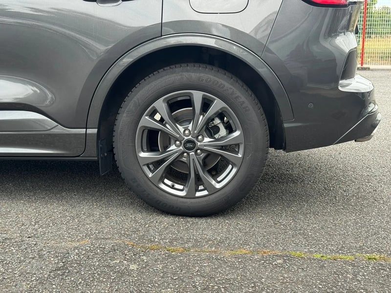 Photo de la voiture FORD KUGA 2.0 TDCi 120 S&S 4x2 Powershift ST-Line