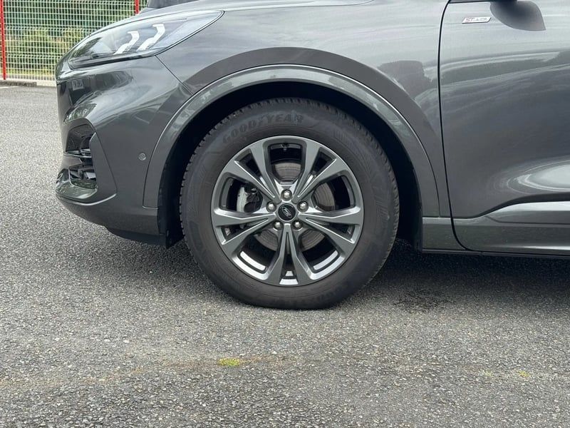 Photo de la voiture FORD KUGA 2.0 TDCi 120 S&S 4x2 Powershift ST-Line