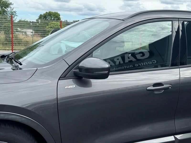 Photo de la voiture FORD KUGA 2.0 TDCi 120 S&S 4x2 Powershift ST-Line
