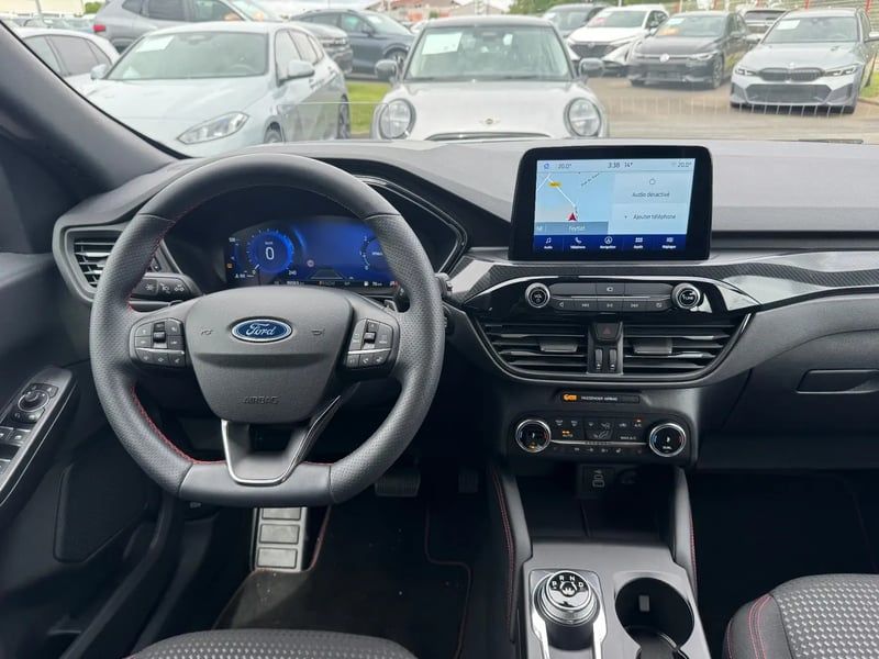 Photo de la voiture FORD KUGA 2.0 TDCi 120 S&S 4x2 Powershift ST-Line