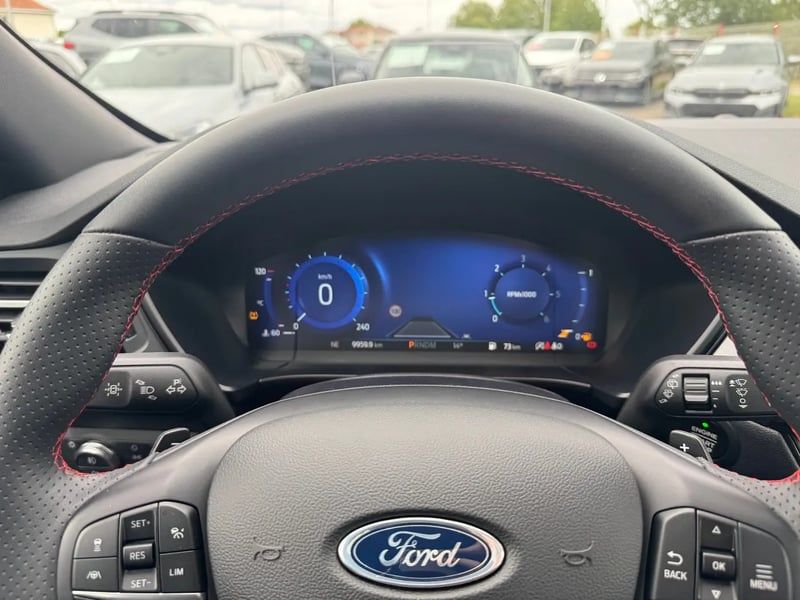 Photo de la voiture FORD KUGA 2.0 TDCi 120 S&S 4x2 Powershift ST-Line