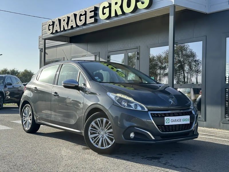 Photo de la voiture PEUGEOT 208 1.2 PureTech 82ch BVM5 Allure