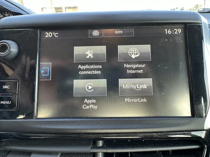 Photo de la voiture PEUGEOT 208 1.2 PureTech 82ch BVM5 Allure