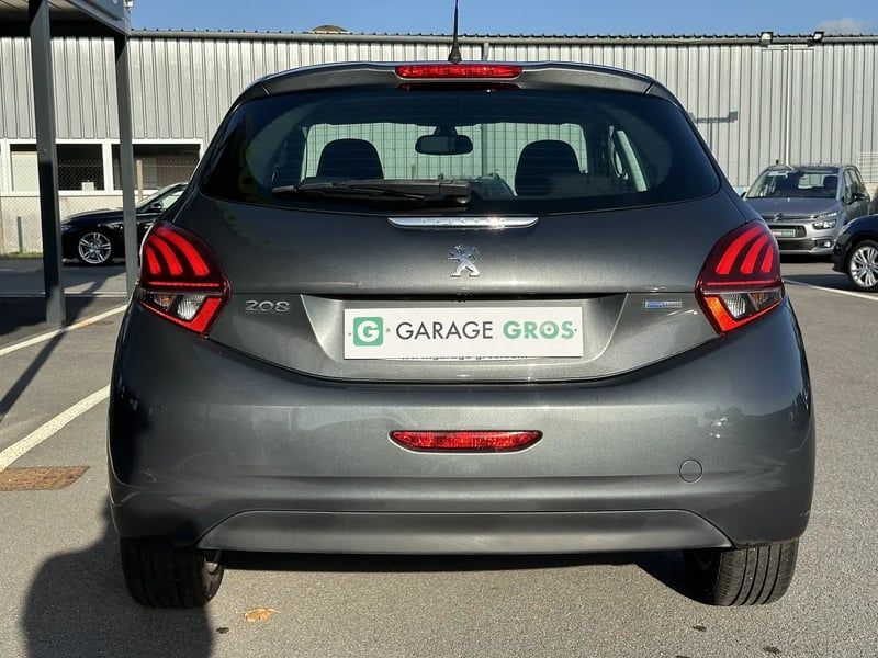 Photo de la voiture PEUGEOT 208 1.2 PureTech 82ch BVM5 Allure
