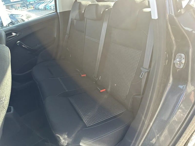 Photo de la voiture PEUGEOT 208 1.2 PureTech 82ch BVM5 Allure