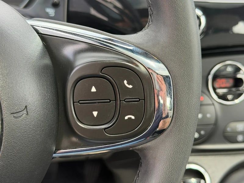 Photo de la voiture FIAT 500 MY22 1.0 70 ch Hybride BSG S/S Dolcevita