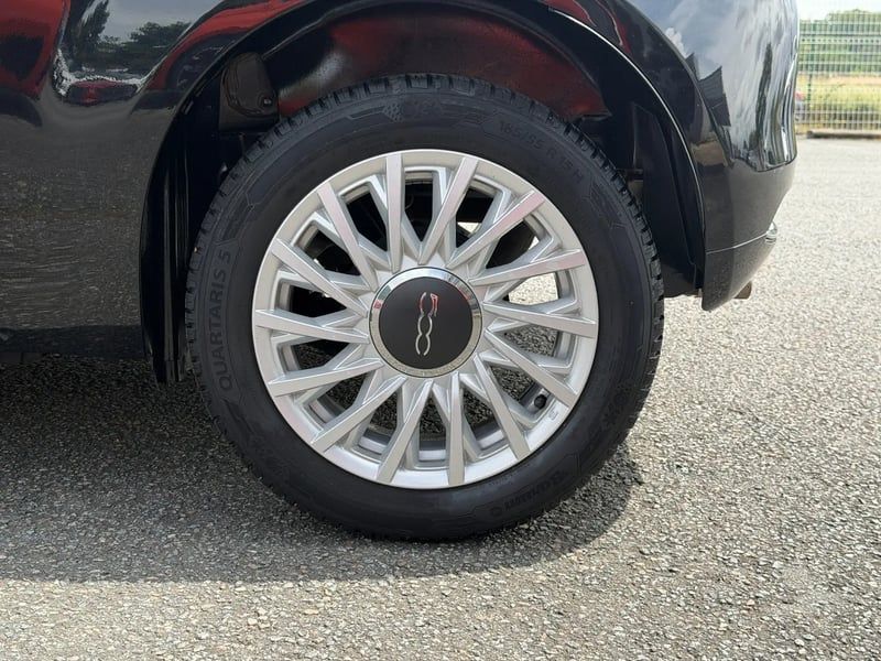 Photo de la voiture FIAT 500 MY22 1.0 70 ch Hybride BSG S/S Dolcevita