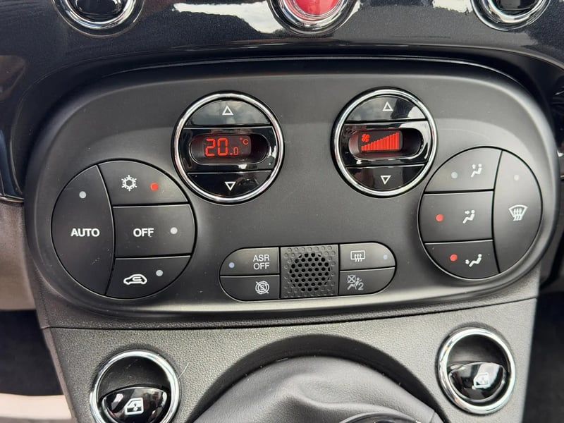 Photo de la voiture FIAT 500 MY22 1.0 70 ch Hybride BSG S/S Dolcevita